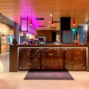 Moxy Excel Великобритания