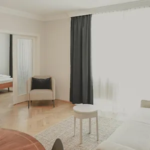 Heymi Schwedenplatz Apartment