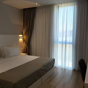 **** Otel Metro Terminal Arnavutluk