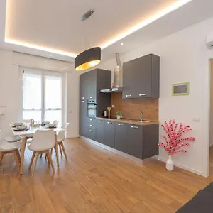 https://apartments-vistallihouse.it-lombardy.com