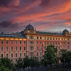 Отель Anantara Palais Hansen - Newly Renovated