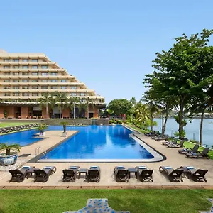 Hotel Cinnamon Lakeside *****